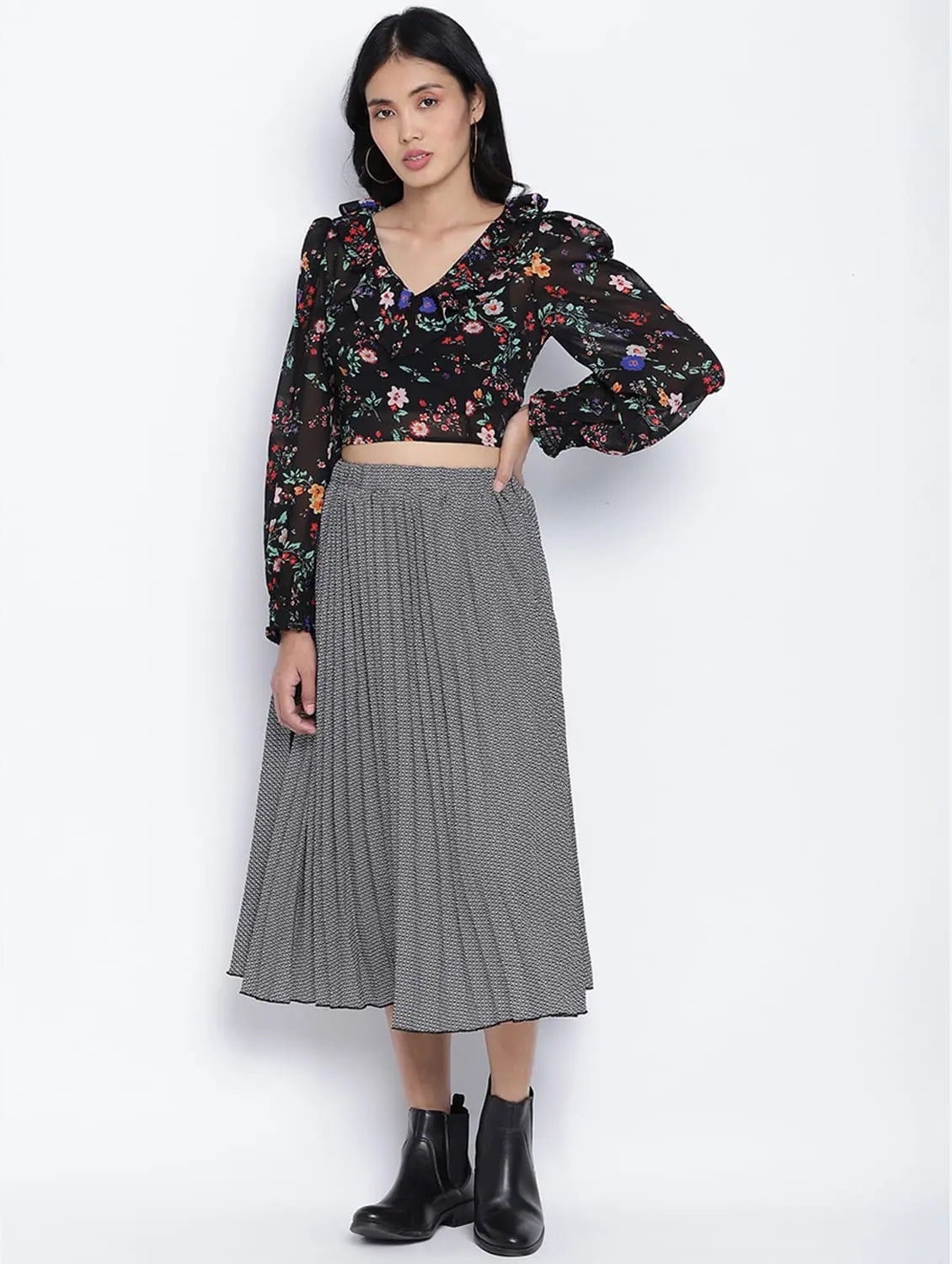 Wamper Black Floral Print Women Crop Top Wool Fabric Cashmere Fabric Tweed Fabric