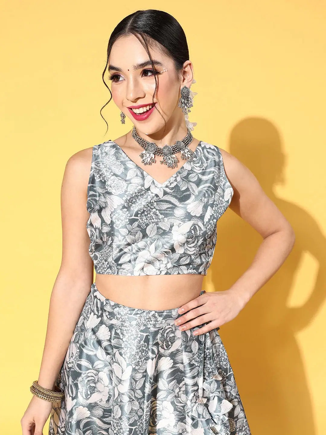 Women Blue Floral V Neck Crop Top Welt Pockets Slit Pockets Flap Pockets