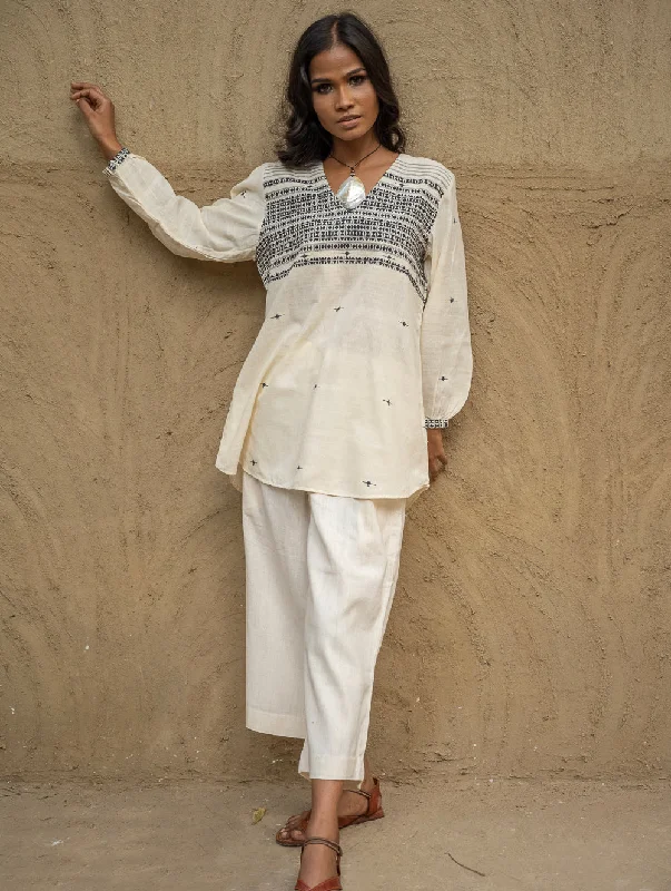 Handwoven Elegance. Kashida Pattu Soft Mul Top & Organic Kala Cotton Loose Pants (Set of 2) Flared Best Seller, Handwoven Elegance. Kashida Pattu Soft Mul Top & Organic Kala Cotton Loose Pants (Set of 2) Flared Best Seller,