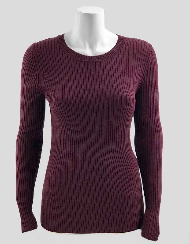 St John Burgundy Crewneck Wool Sweater Size Small Zippered Front Buttoned Front Snap Front St John Burgundy Crewneck Wool Sweater Size Small Zippered Front Buttoned Front Snap Front