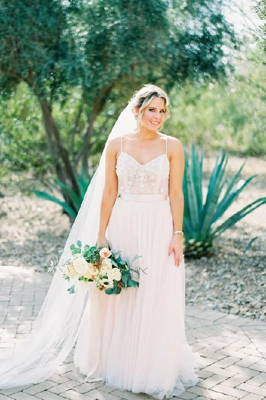 A-line Tulle Skirt Crystals Wedding Gowns Dress with Spaghetti Straps