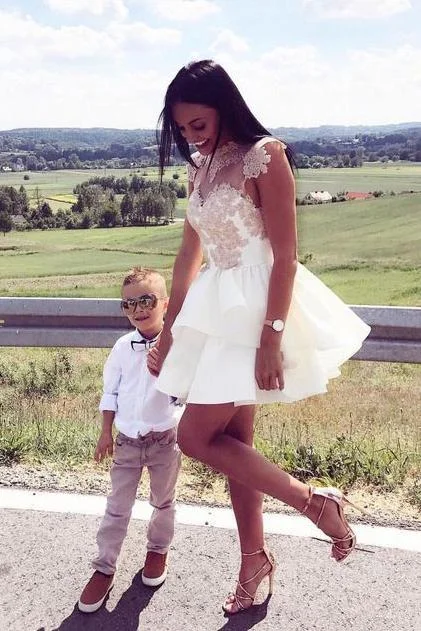 A-Line White Crew Neck Cap Sleeves Appliques Ball Gown Homecoming Dress DM378