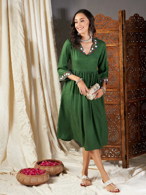 Lyush Women Green Embroidered Sleeve Gathered Dress