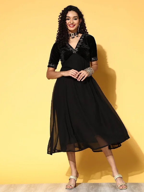 Lyush Women Black Embroidered V-Neck Anarkali Dress